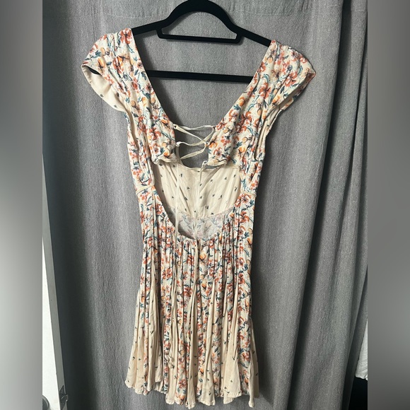 COPY - FREE PEOPLE DRESS CAP SLEEVES BACKLESS FLORAL SIZE M - Picture 5 of 6